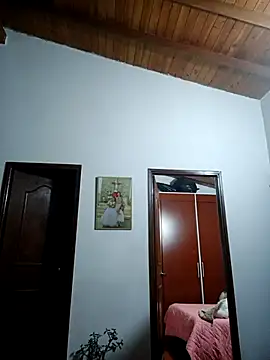 Snapshot of LunaZambrano chatting on 02.14.26 LunaZambrano online show from 02.14.26