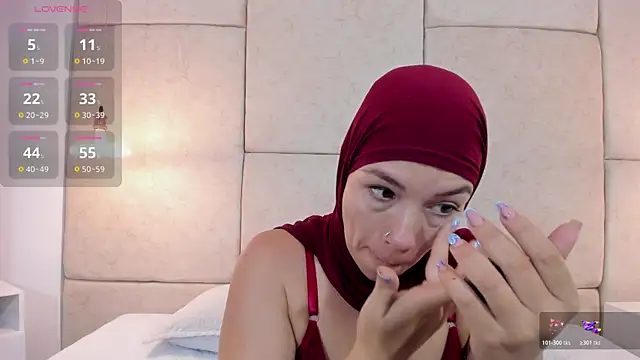 Snapshot of aisha_vs chatting on 02.11.26 aisha vs online show from 02.11.26