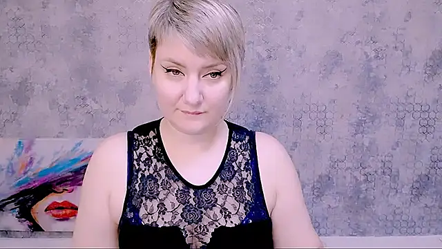 Snapshot of Djullia chatting on 02.01.25 Djullia online show from 02.01.25