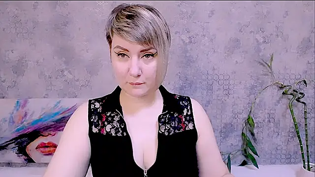 Djullia online show from 11.17.25