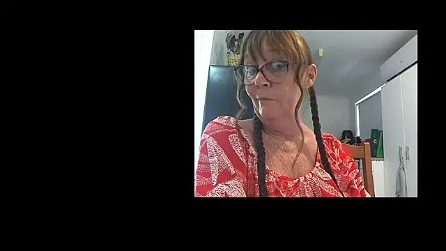 Snapshot of bellaau chatting on 01.14.25 bellaau online show from 01.14.25