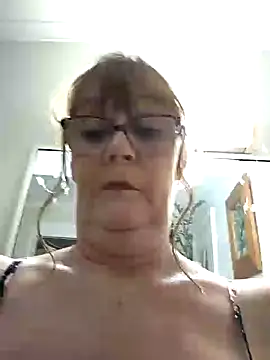 Snapshot of bellaau chatting on 01.17.25 bellaau online show from 01.17.25