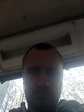 Snapshot of Govora chatting on 12.20.24 Govora online show from 12.20.24