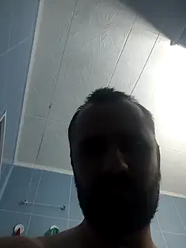 Snapshot of Govora chatting on 12.31.24 Govora online show from 12.31.24