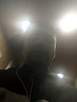 Snapshot of Govora chatting on 01.31.25 Govora online show from 01.31.25