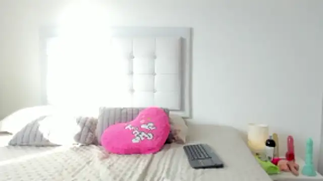 Sofia Blosom online show from 10.23.25