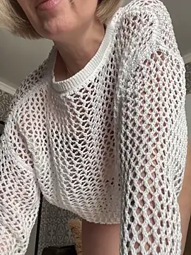 Snapshot of sensualEmilia chatting on 05.17.26 sensualEmilia online show from 05.17.26