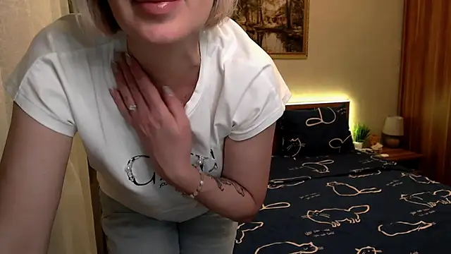Snapshot of sensualEmilia chatting on 05.26.26 sensualEmilia online show from 05.26.26