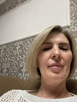 Snapshot of sensualEmilia chatting on 06.07.26 sensualEmilia online show from 06.07.26