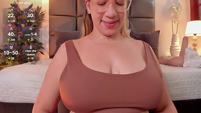 Snapshot of Antonellachic73 chatting on 04.23.26 Antonellachic73 online show from 04.23.26