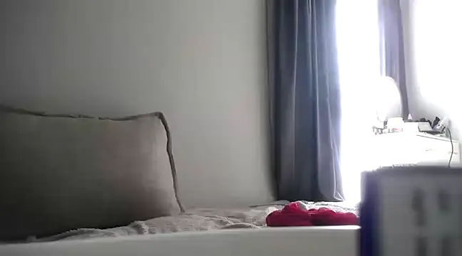 Snapshot of RoyalNerfititi chatting on 12.18.24 RoyalNerfititi online show from 12.18.24