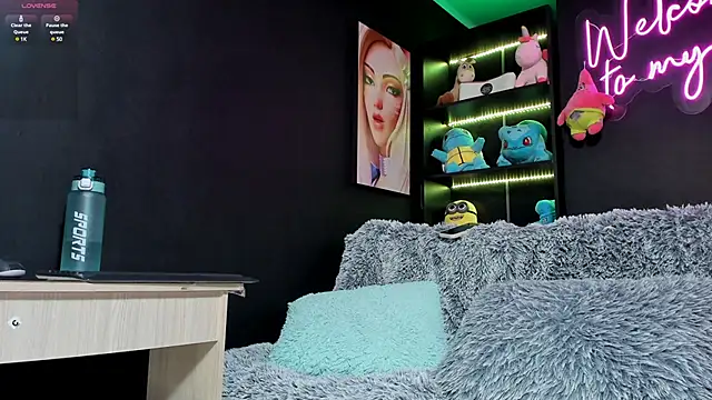 Katiehill 1 online show from 03.18.25