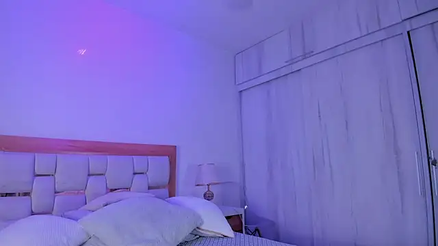 mia hank online show from 02.13.26