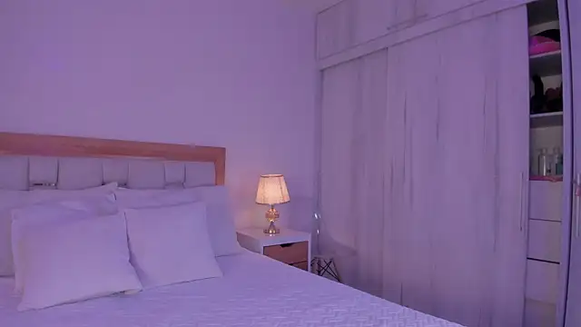 mia hank online show from 02.25.26