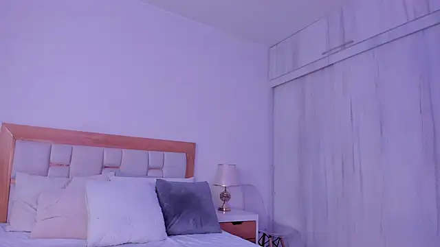 mia hank online show from 05.15.26