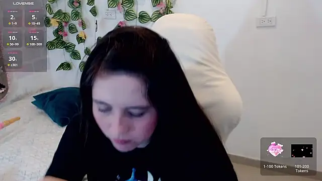 Snapshot of tania_sweet__ chatting on 03.18.26 tania sweet online show from 03.18.26