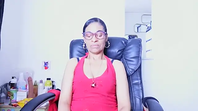 Snapshot of Aries_Mature chatting on 06.25.26 Aries Mature online show from 06.25.26