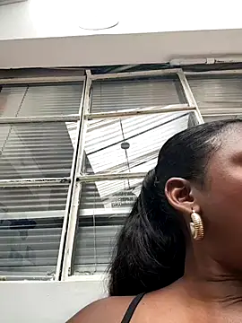 Tayra Siny online show from 10.12.25