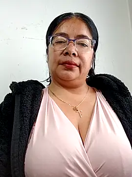 Snapshot of __valentina18 chatting on 02.17.25   valentina18 online show from 02.17.25