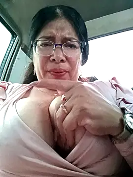 Snapshot of __valentina18 chatting on 03.17.25   valentina18 online show from 03.17.25