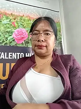 Snapshot of __valentina18 chatting on 04.24.26 valentina18 online show from 04.24.26