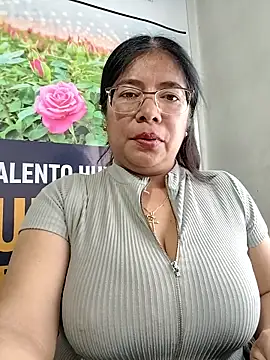 Snapshot of __valentina18 chatting on 04.25.26 valentina18 online show from 04.25.26