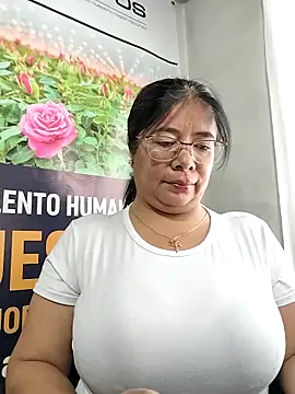 Snapshot of __valentina18 chatting on 04.28.26 valentina18 online show from 04.28.26