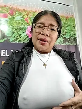Snapshot of __valentina18 chatting on 05.06.26 valentina18 online show from 05.06.26