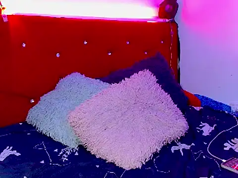 Snapshot of LAICK_01 chatting on 12.12.24 LAICK 01 online show from 12.12.24