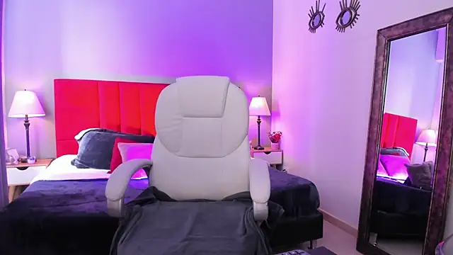  Nicoletteshea  online show from 10.24.25