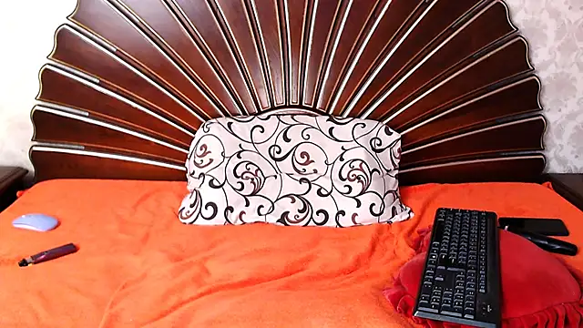 PrettyHairyBlonde online show from 12.23.24