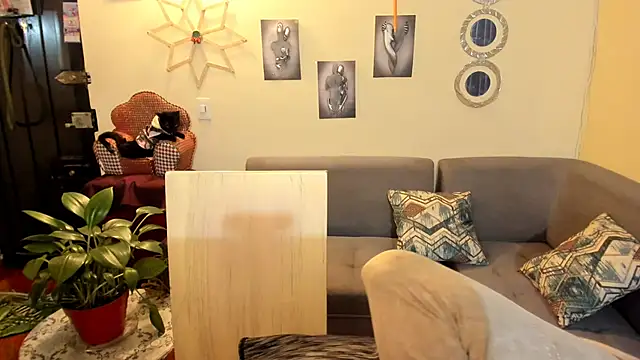 emma luxy online show from 02.21.25