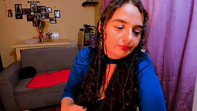 Snapshot of emma_luxy chatting on 03.13.26 emma luxy online show from 03.13.26