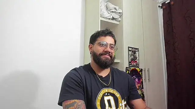 Snapshot of _Coddygold_ chatting on 04.18.26 Coddygold online show from 04.18.26