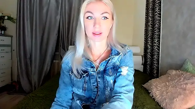 Snapshot of _SABOTAGE_ chatting on 03.13.25  SABOTAGE  online show from 03.13.25