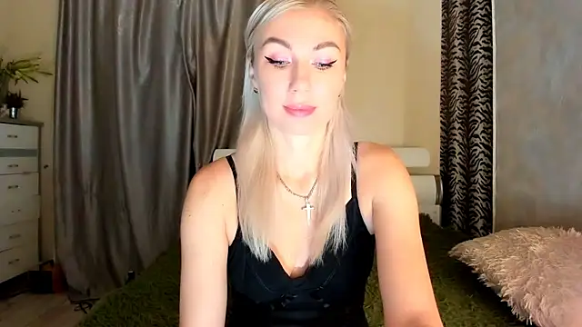 Snapshot of _SABOTAGE_ chatting on 03.17.25  SABOTAGE  online show from 03.17.25