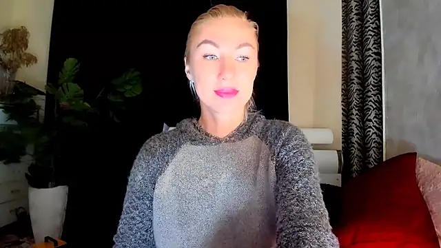 Snapshot of _SABOTAGE_ chatting on 09.15.25  SABOTAGE  online show from 09.15.25