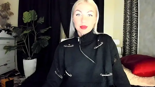 Snapshot of _SABOTAGE_ chatting on 10.02.25  SABOTAGE  online show from 10.02.25