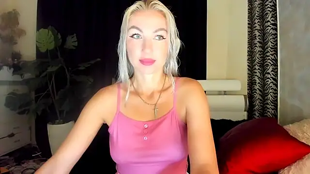 Snapshot of _SABOTAGE_ chatting on 10.08.25  SABOTAGE  online show from 10.08.25