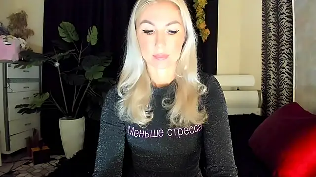 Snapshot of _SABOTAGE_ chatting on 10.15.25  SABOTAGE  online show from 10.15.25