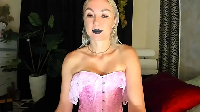 Snapshot of _SABOTAGE_ chatting on 10.17.25  SABOTAGE  online show from 10.17.25