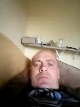 Snapshot of Robertvirt chatting on 09.23.25 Robertvirt online show from 09.23.25