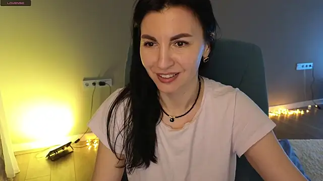 Mary love16 online show from 02.13.25