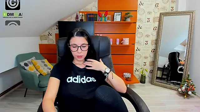 EmillyTaylor online show from 12.20.24