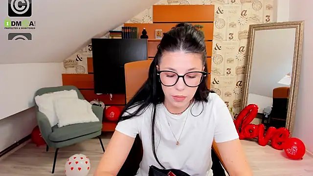 EmillyTaylor online show from 03.06.25