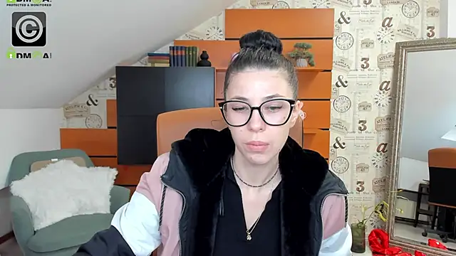 EmillyTaylor online show from 03.22.25