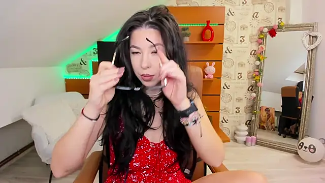 EmillyTaylor online show from 12.04.25