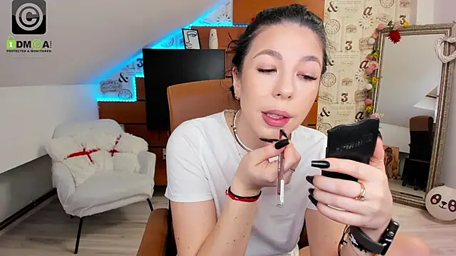 EmillyTaylor online show from 02.12.26