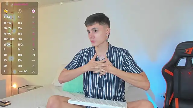 Snapshot of DustinLevine chatting on 02.12.25 DustinLevine online show from 02.12.25