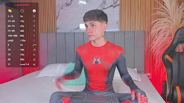 Snapshot of DustinLevine chatting on 02.18.26 DustinLevine online show from 02.18.26